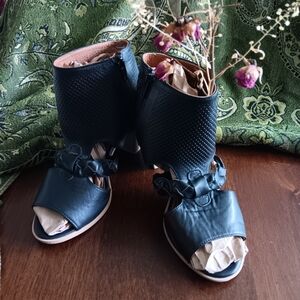 Black Casual Open-Toe Sandals